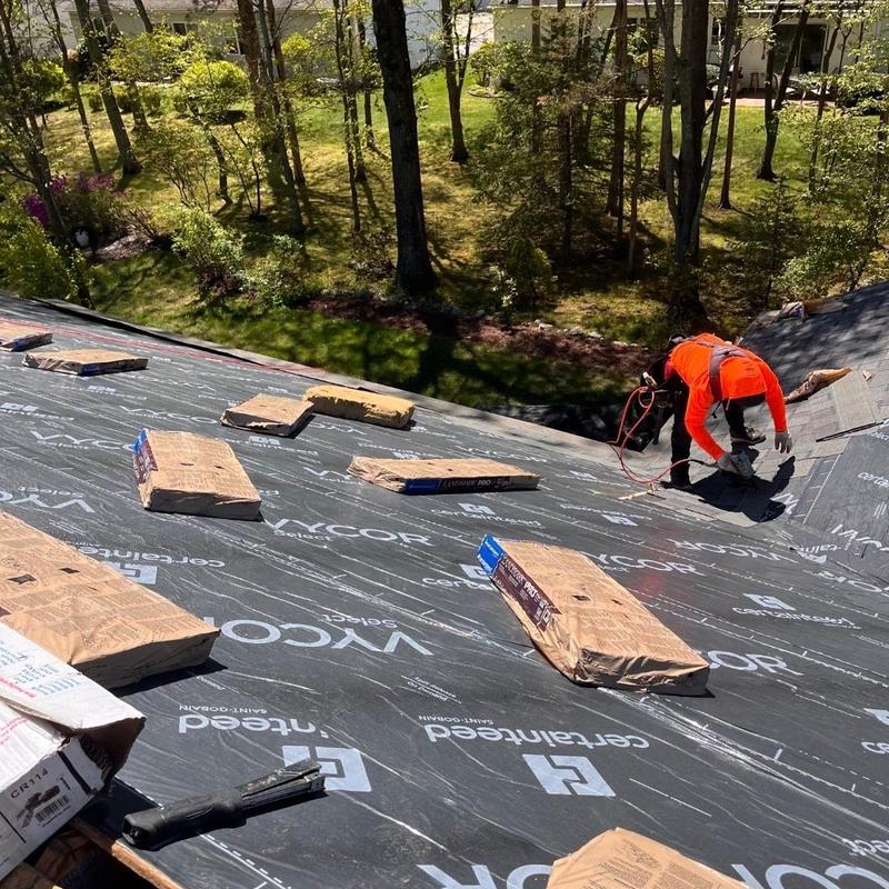 CertainTeed Landmark Pro shingles installation on roof CertainTeed Landmark Pro shingles installation on roof