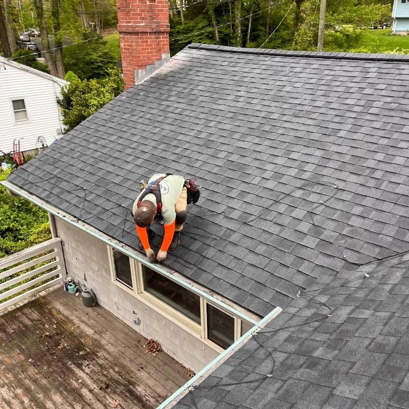 CertainTeed Landmark Pro shingles installation on roof CertainTeed Landmark Pro shingles installation on roof