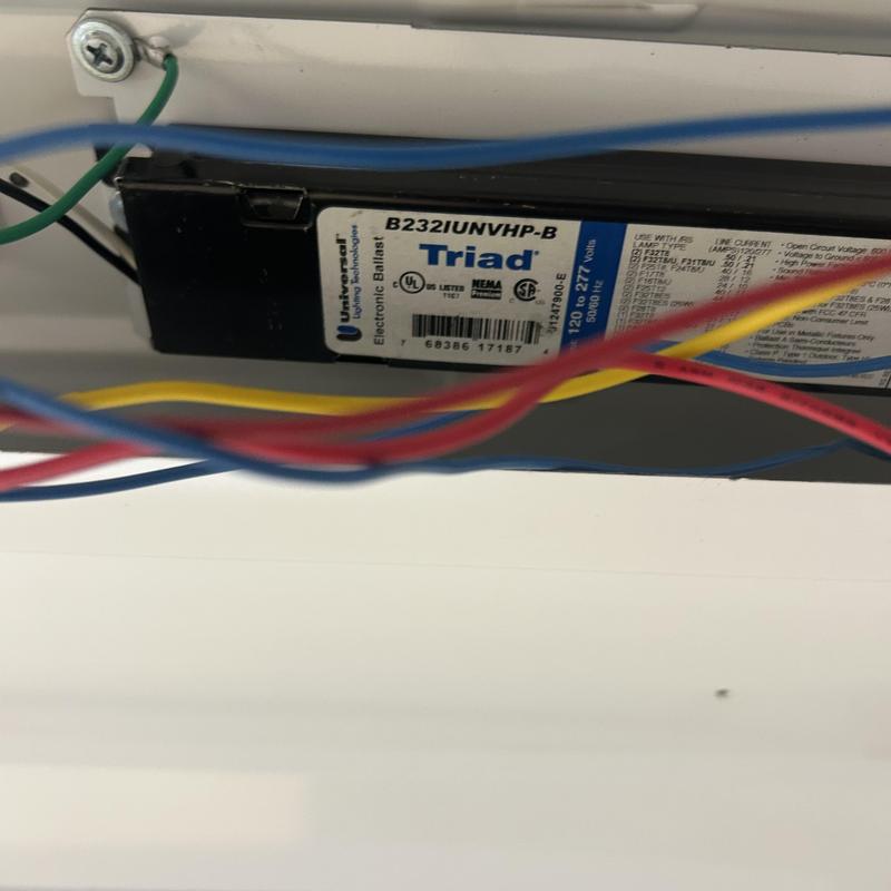 Triad electronic ballast with wiring in light fixture Triad electronic ballast with wiring in light fixture