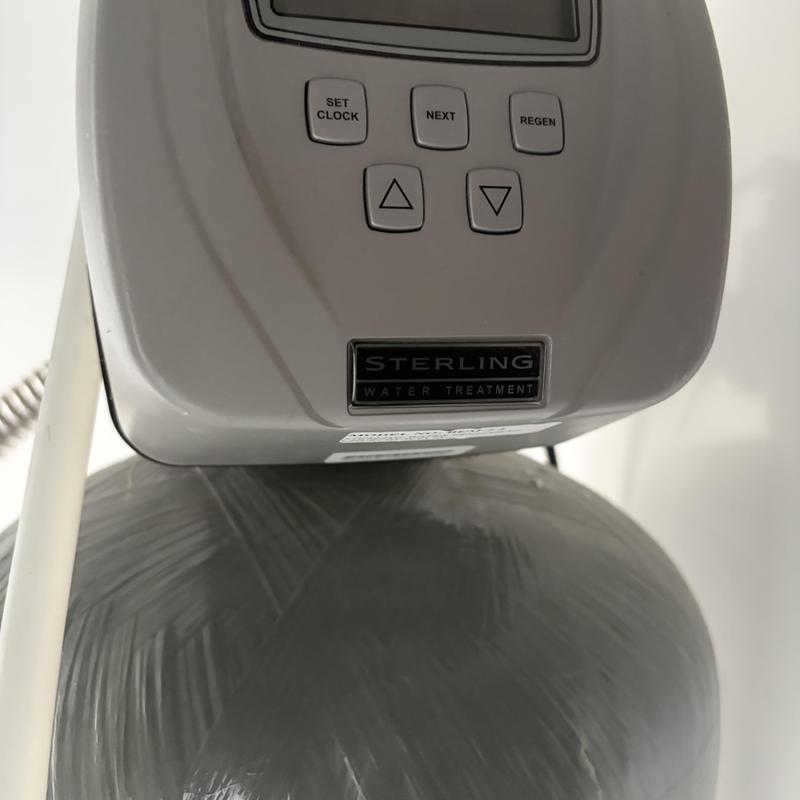 Sterling water softener control head and valve unit Sterling water softener control head and valve unit