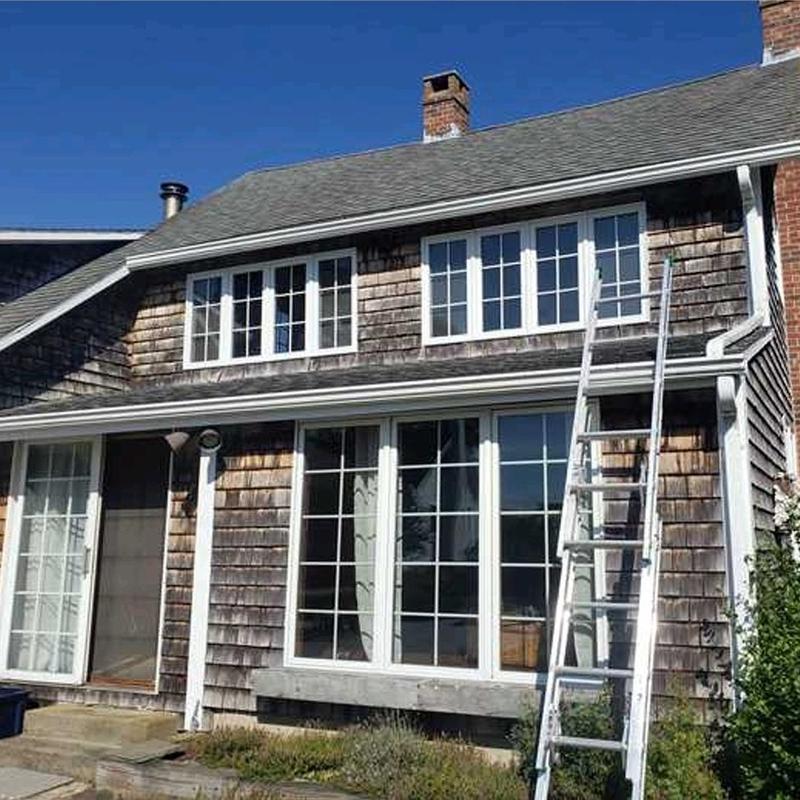 CertainTeed Landmark Pro shingle roof with ladder CertainTeed Landmark Pro shingle roof with ladder