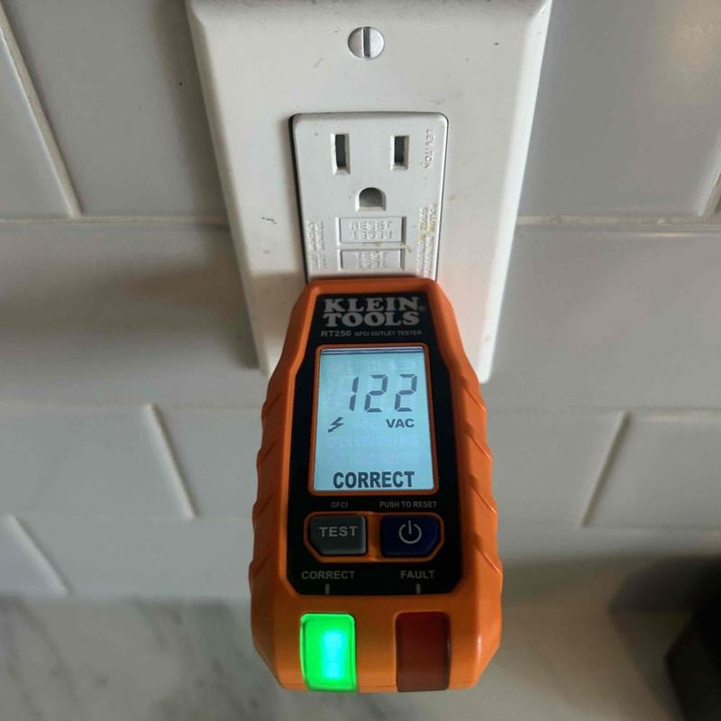 GFCI outlet testing with Klein Tools meter GFCI outlet testing with Klein Tools meter