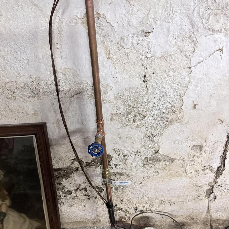 Copper water shut off valve and piping installation Copper water shut off valve and piping installation