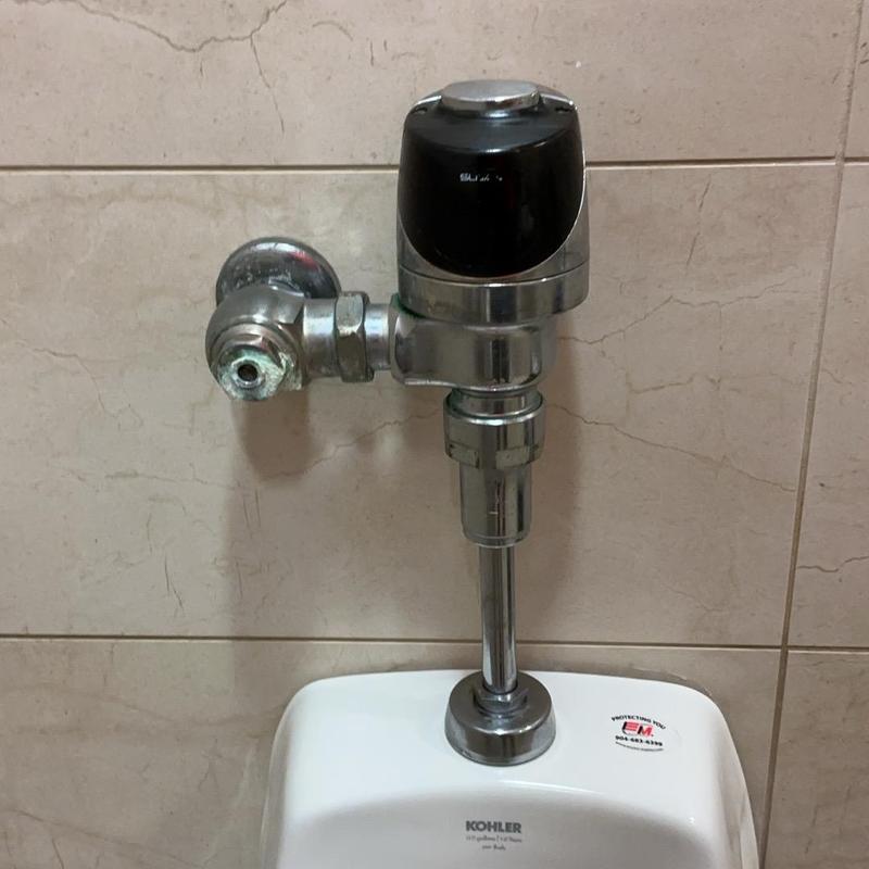 Flush valve for urinal with sensor installation Flush valve for urinal with sensor installation