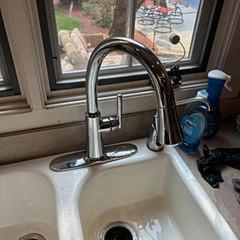 Delta Coranto pull out spout kitchen faucet and sink drain Delta Coranto pull out spout kitchen faucet and sink drain