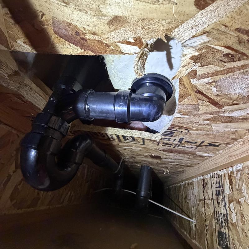 Tub waste and overflow pipe installation underfloor Tub waste and overflow pipe installation underfloor