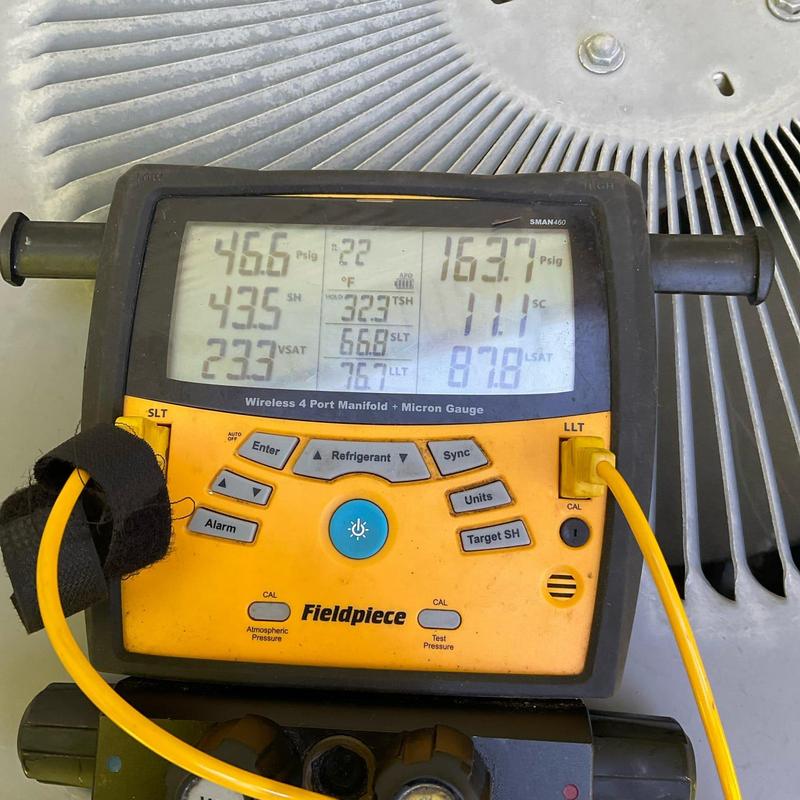 Air conditioner refrigerant gauge reading on condenser unit Air conditioner refrigerant gauge reading on condenser unit