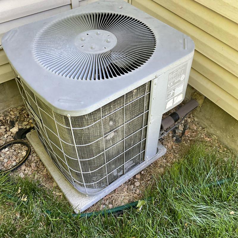 Air conditioner condenser unit with sealed coil and recharge Air conditioner condenser unit with sealed coil and recharge
