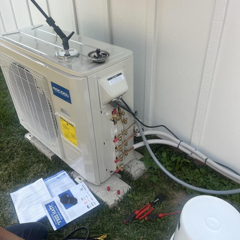 Heat pump unit with refrigerant gauges and tools Heat pump unit with refrigerant gauges and tools