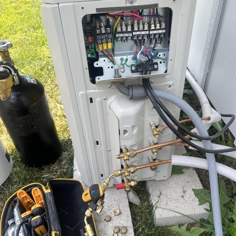 Heat pump refrigerant evacuation and control wiring setup Heat pump refrigerant evacuation and control wiring setup