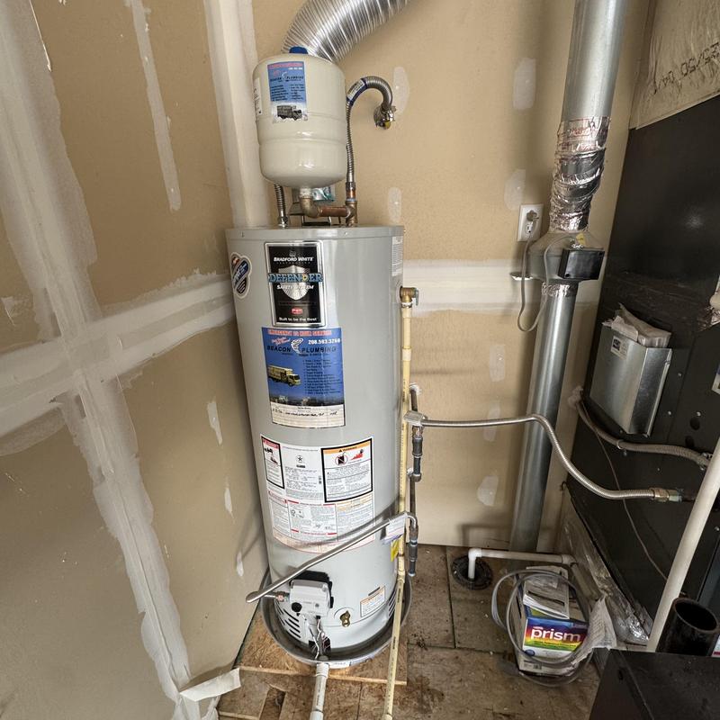 Water heater with expansion tank and gas valve replacement Water heater with expansion tank and gas valve replacement