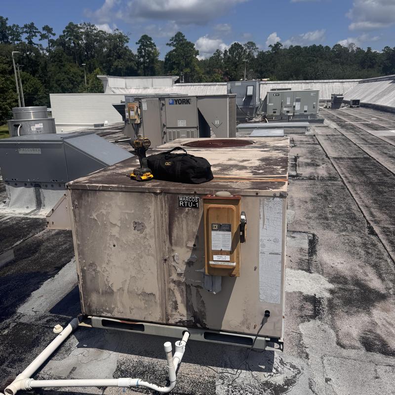 RTU rooftop air handler with service tools on top