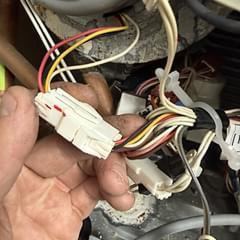 Water heater fan blower assembly wiring connection