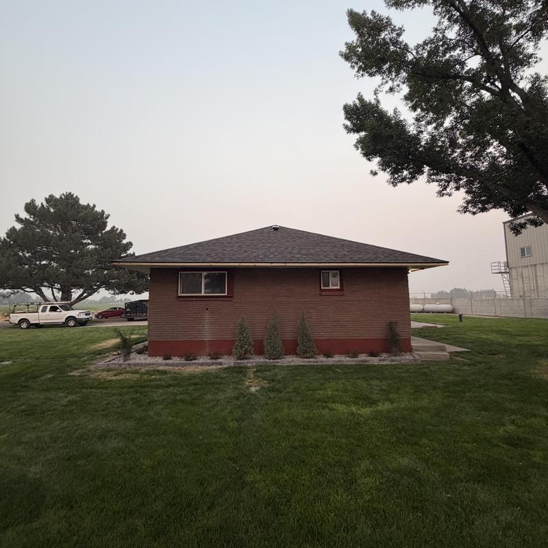 IKO Dynasty Drift Shake shingle roof installation on house IKO Dynasty Drift Shake shingle roof installation on house
