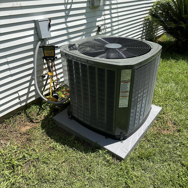 Outdoor air conditioner unit with diagnostic gauges Outdoor air conditioner unit with diagnostic gauges