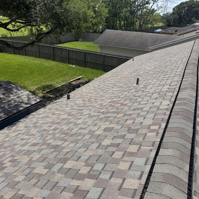 CertainTeed Landmark Pro shingle roof with ridge vent