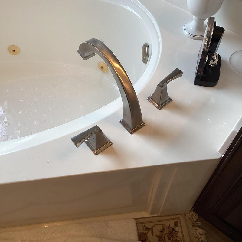 Garden tub faucet with hot and cold handles