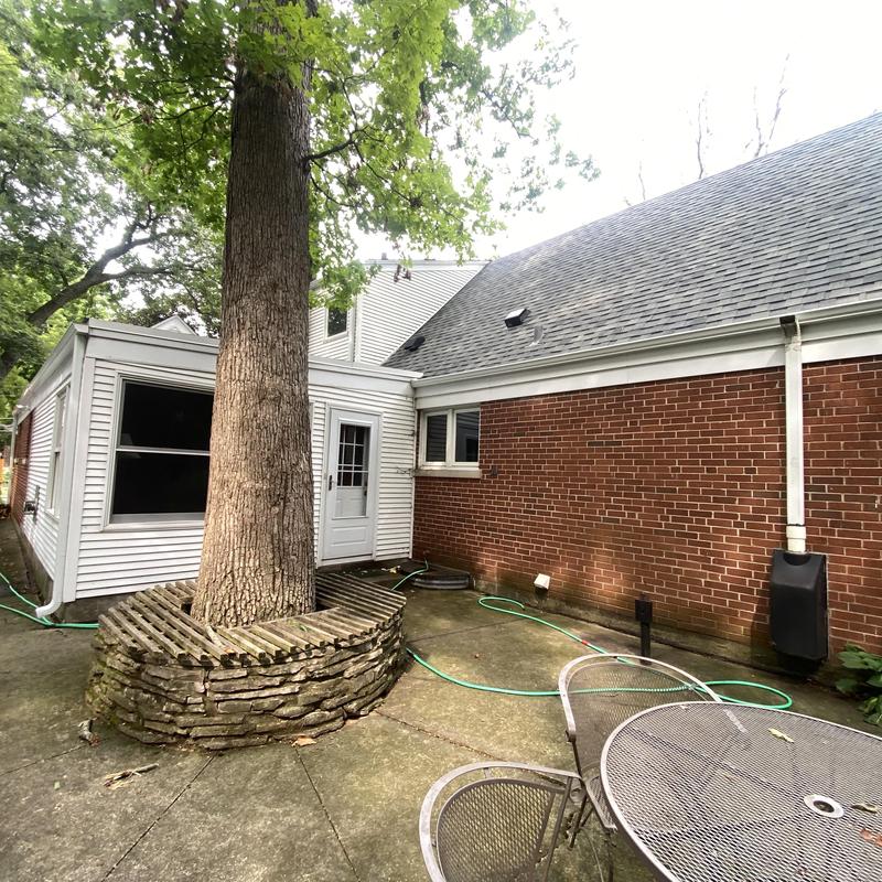 Atlas impact class 4 shingles and gutter system in Glen Ellyn