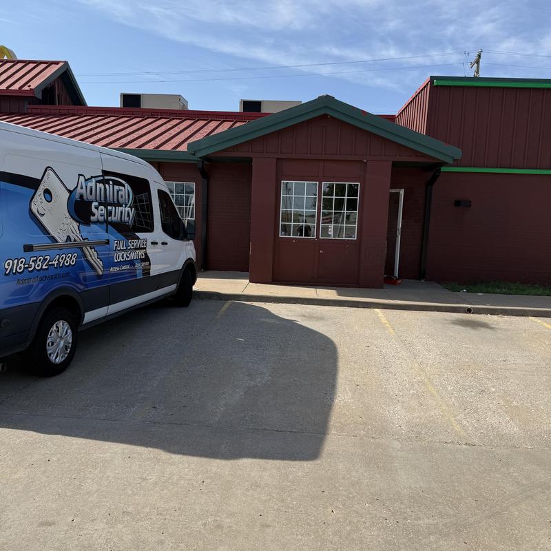 Commercial building door locks with locksmith van Commercial building door locks with locksmith van