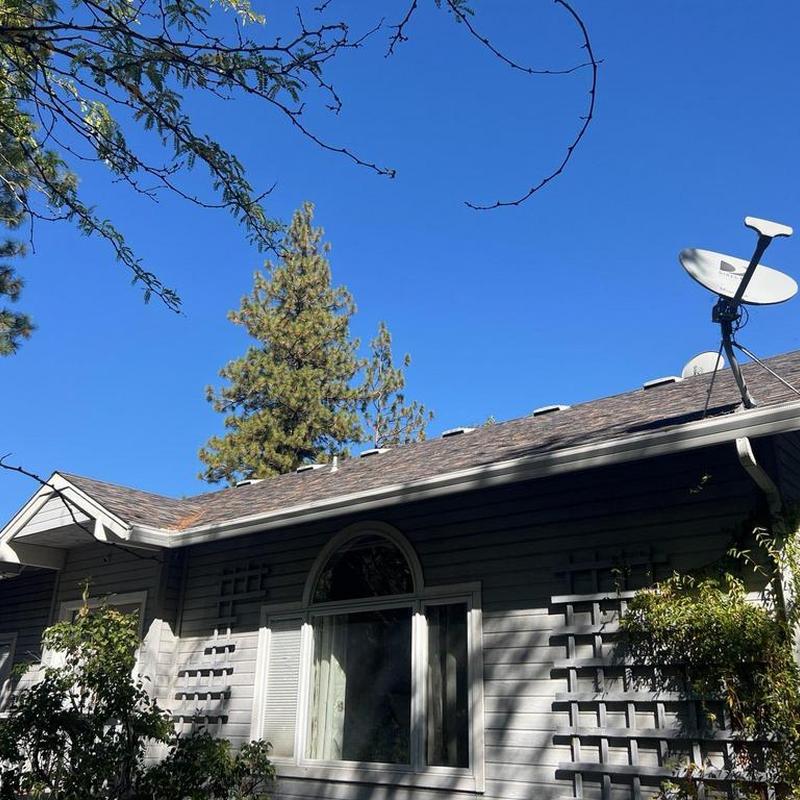 Gaf 50-year asphalt roof on residential home