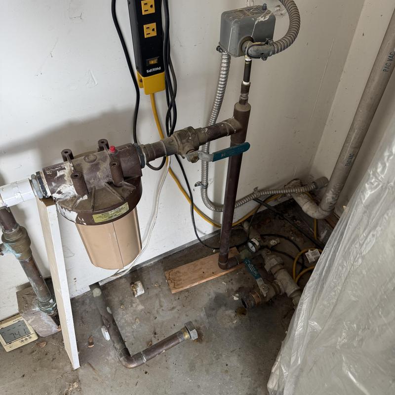 Well system 1 1/4-inch pipe installation and leak check Well system 1 1/4-inch pipe installation and leak check