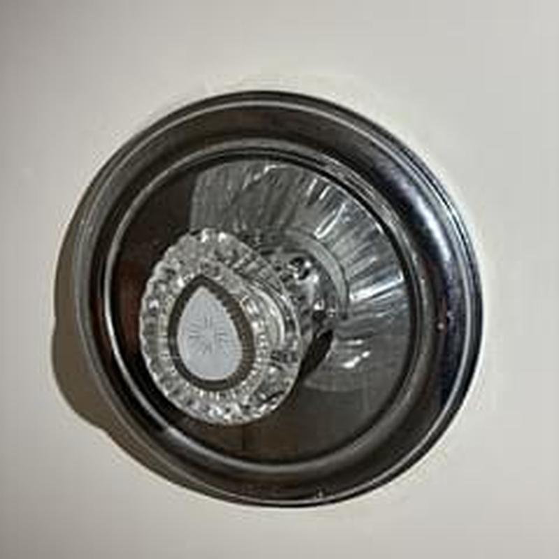 Pressure balanced tub shower valve with glass handle Pressure balanced tub shower valve with glass handle