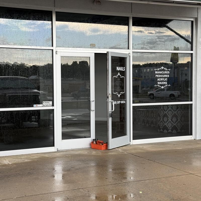 Shopping center storefront door lock rekeyed Shopping center storefront door lock rekeyed