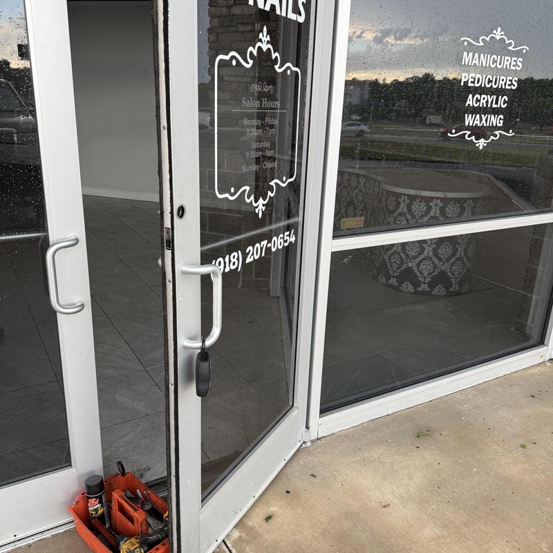 Retail storefront door lock rekey and opening Retail storefront door lock rekey and opening