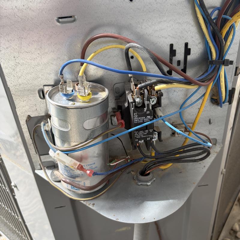 AC capacitor and contactor with wiring connections AC capacitor and contactor with wiring connections