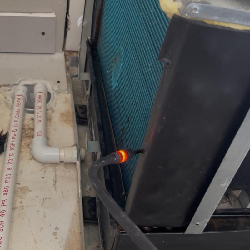 Evaporator coil leak detection on self-contained unit