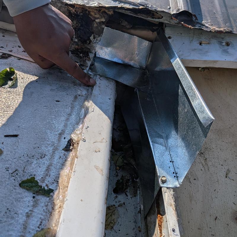 Sunroom roof flashing and waterproofing sealant repair Sunroom roof flashing and waterproofing sealant repair