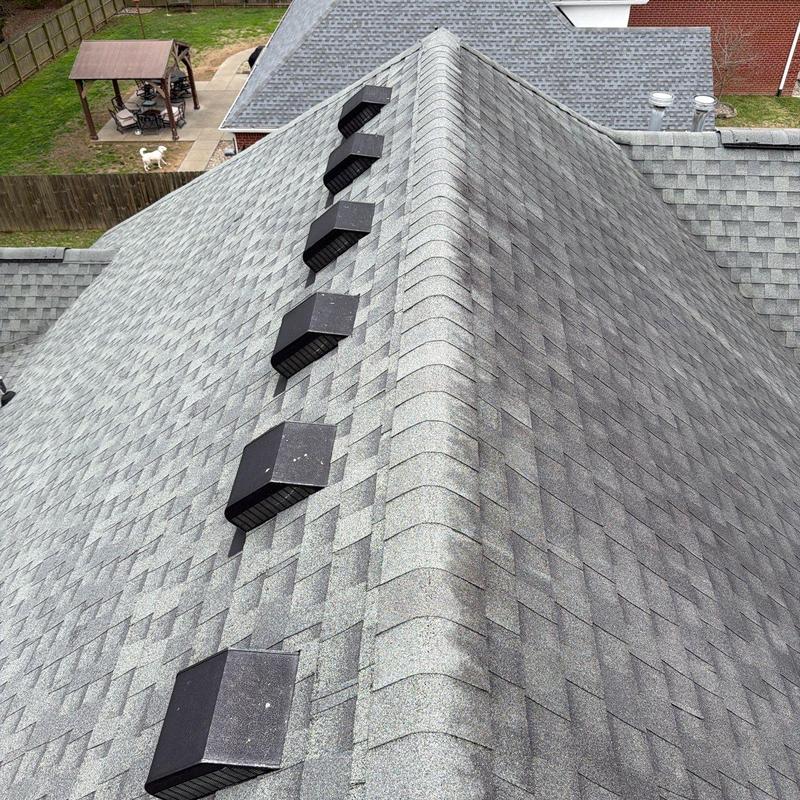 Roof ridge vent and asphalt shingles installation