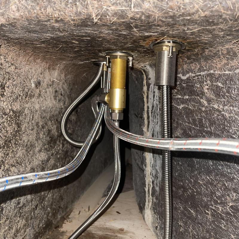 Roman bathtub valve with braided supply lines installation