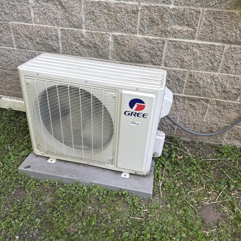 Gree outdoor air conditioner unit with leak detection Gree outdoor air conditioner unit with leak detection