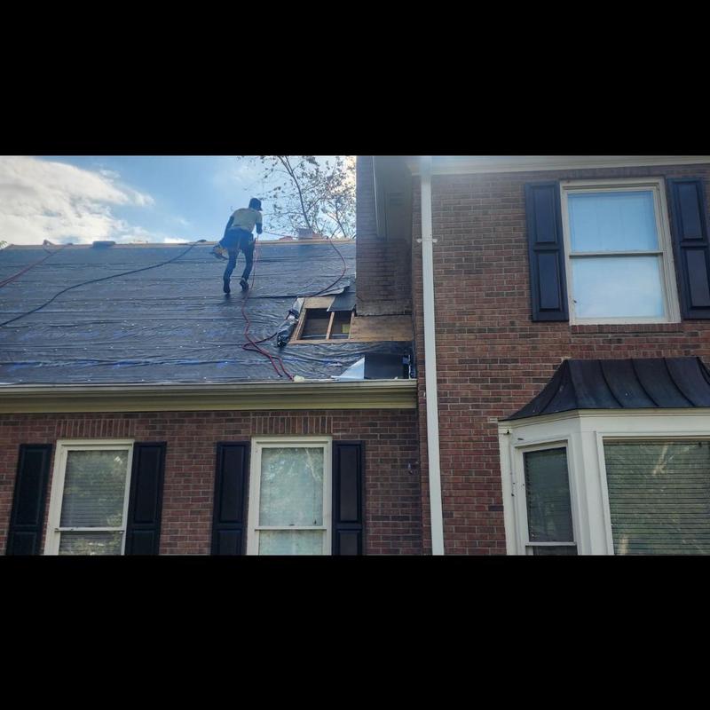 Owens Corning shingle roof underlayment installation on house Owens Corning shingle roof underlayment installation on house