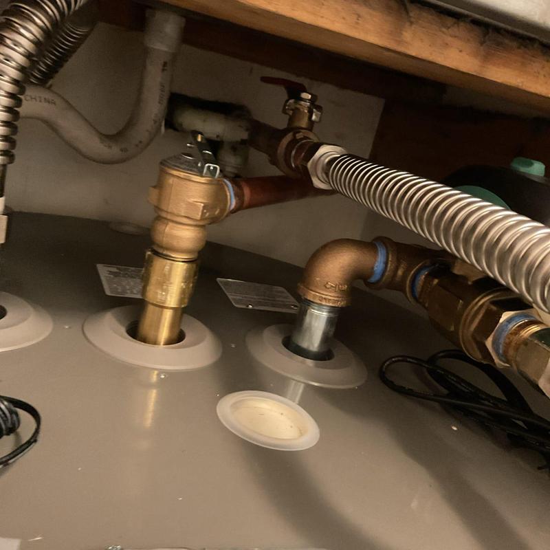 Rheem 30-gallon electric water heater plumbing connections