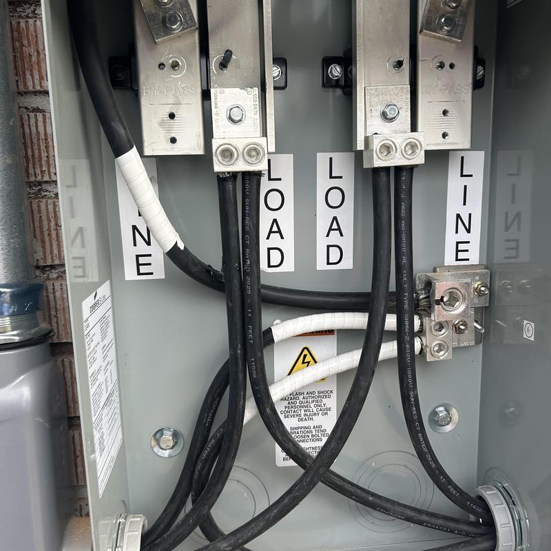 400 amp electrical disconnect panel with labeled cables 400 amp electrical disconnect panel with labeled cables