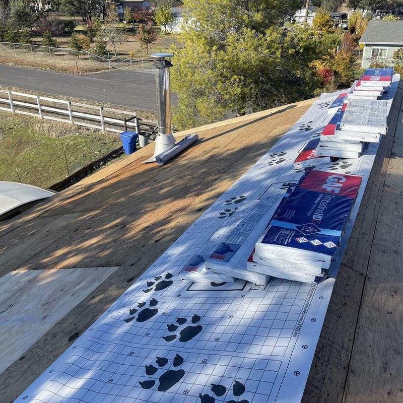 Asphalt shingles and roofing underlayment installation