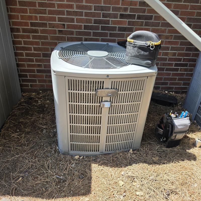 American Standard air conditioner outdoor unit with tools American Standard air conditioner outdoor unit with tools