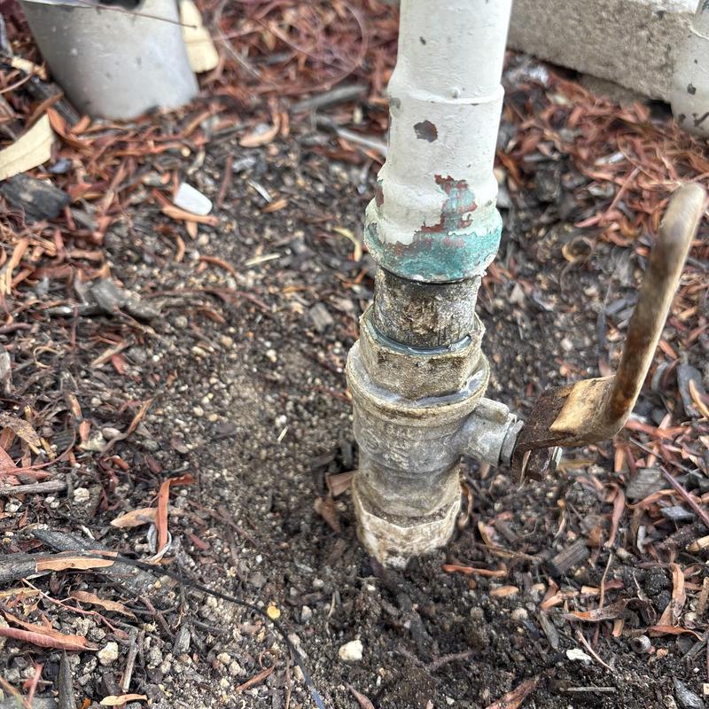 34-inch isolation valve and copper pipe outside 34-inch isolation valve and copper pipe outside