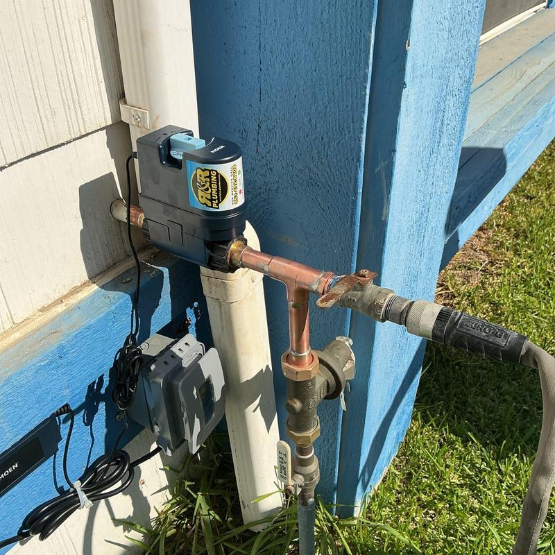 Moen Flo whole-home leak detector and valve installation