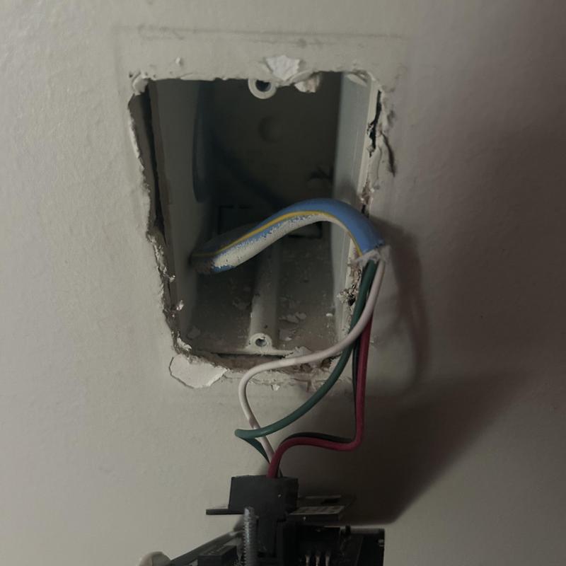 Low-voltage switching wiring for surge protection device Low-voltage switching wiring for surge protection device