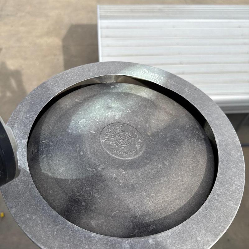 Air vent damper with bent metal rim