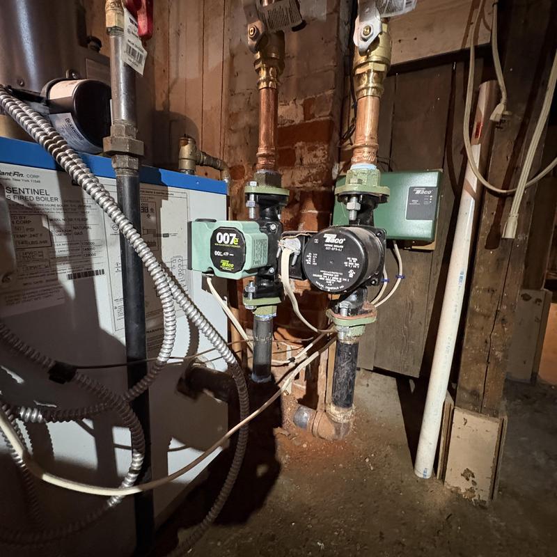 007E circulator pump with new shut offs and flanges