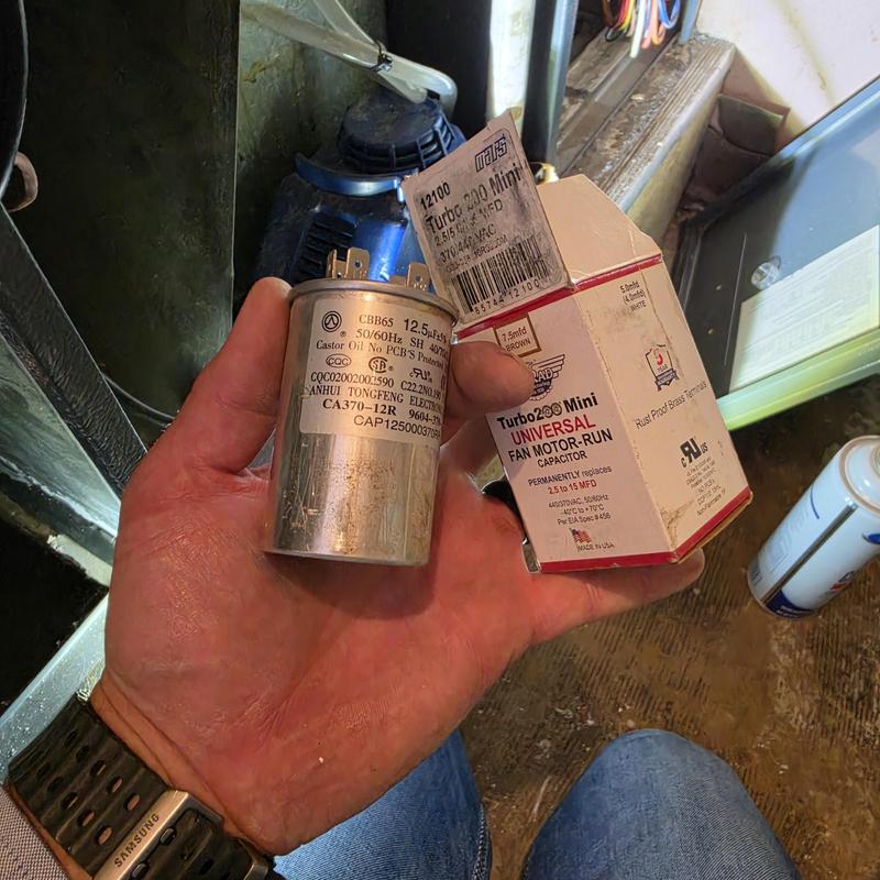 Furnace blower motor capacitor with packaging Furnace blower motor capacitor with packaging
