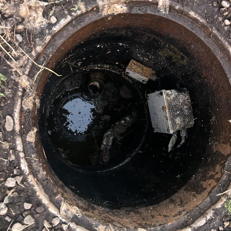 Sewer lift station basin with mechanical parts