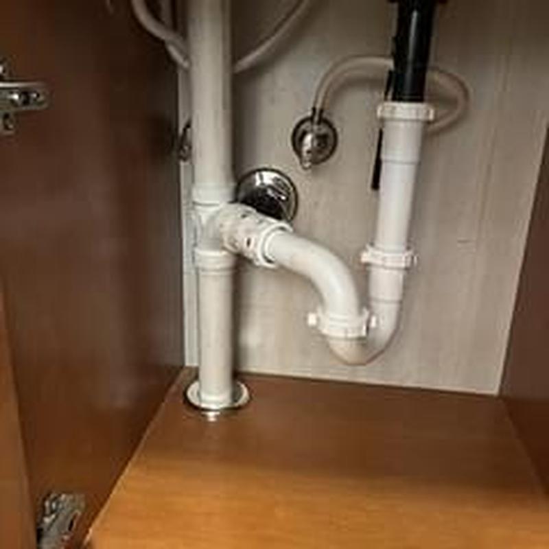 Lavatory drain pipes with air admittance valve installation Lavatory drain pipes with air admittance valve installation