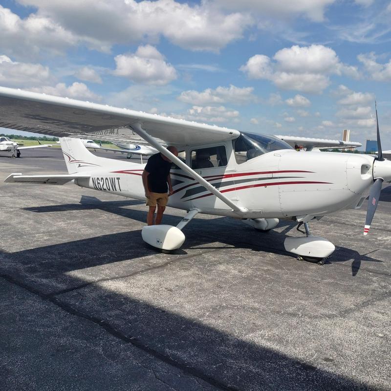 1999 Cessna airplane lockout service on tarmac