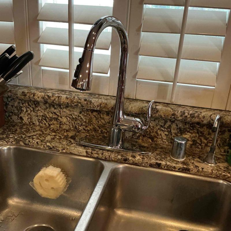 Kitchen faucet with pull-down spray head installation