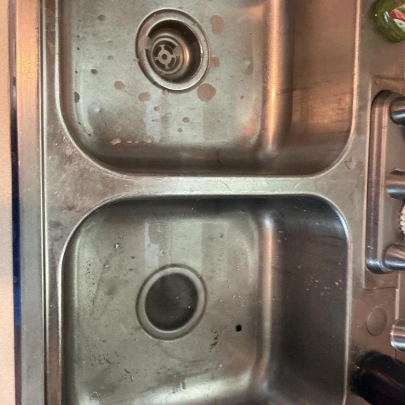 Kitchen sink drain and basin with wear marks